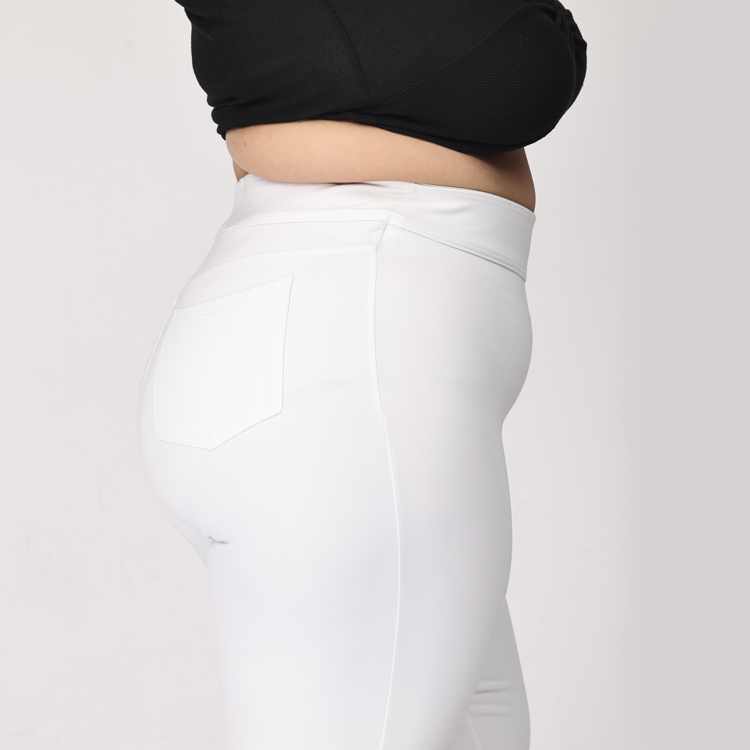 White trousers women - Plus size - Straight leg 2 back pockets