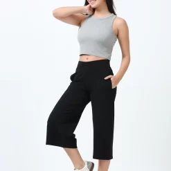 Cropped length cotton pants for women with 2 side pockets